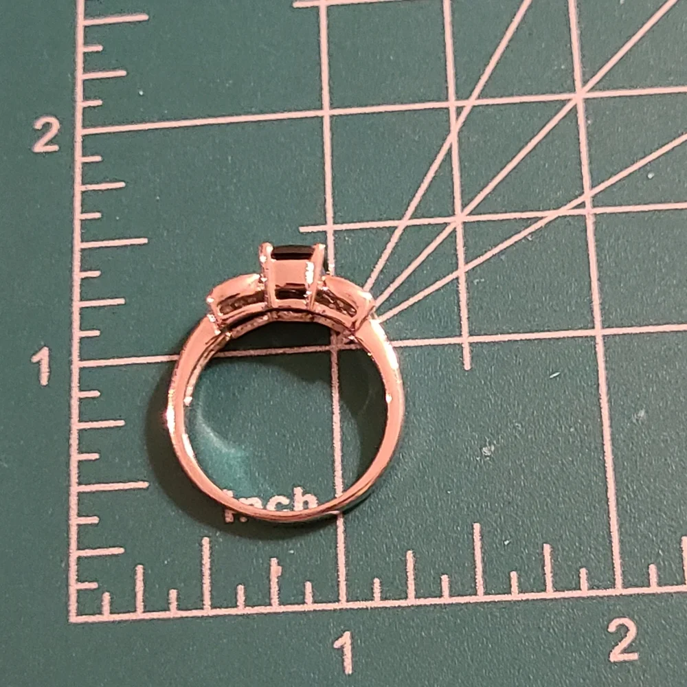 Size 9 black stone very pretty